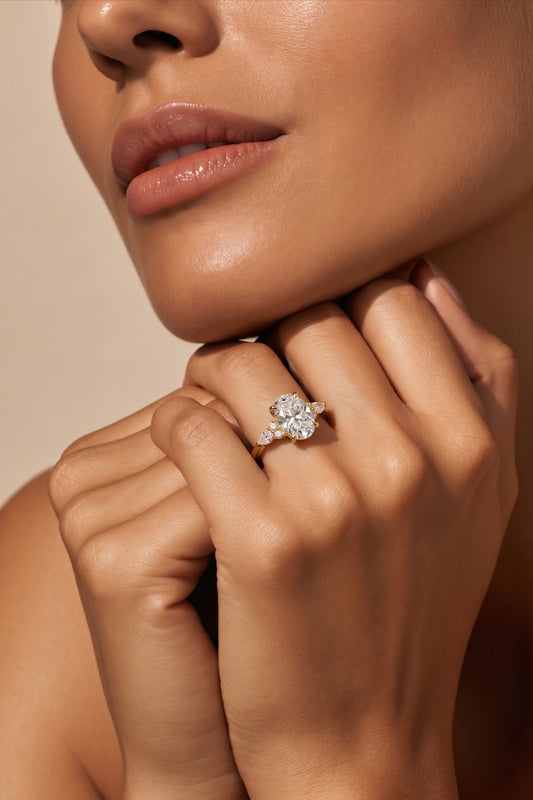 Laurel Oval Ring