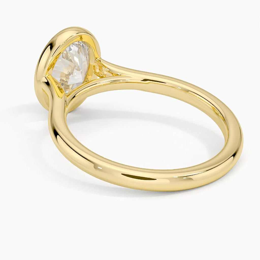 Luna Oval Solitaire Ring