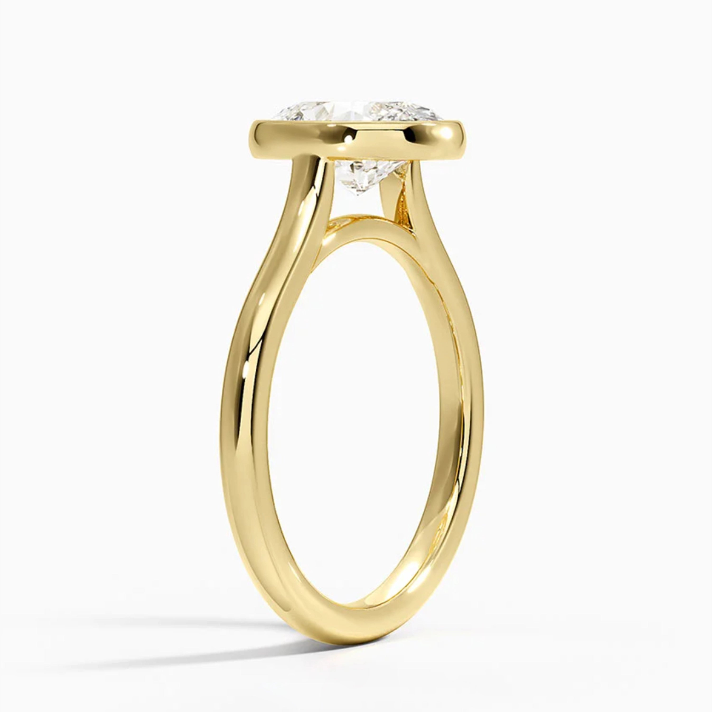 Luna Oval Solitaire Ring