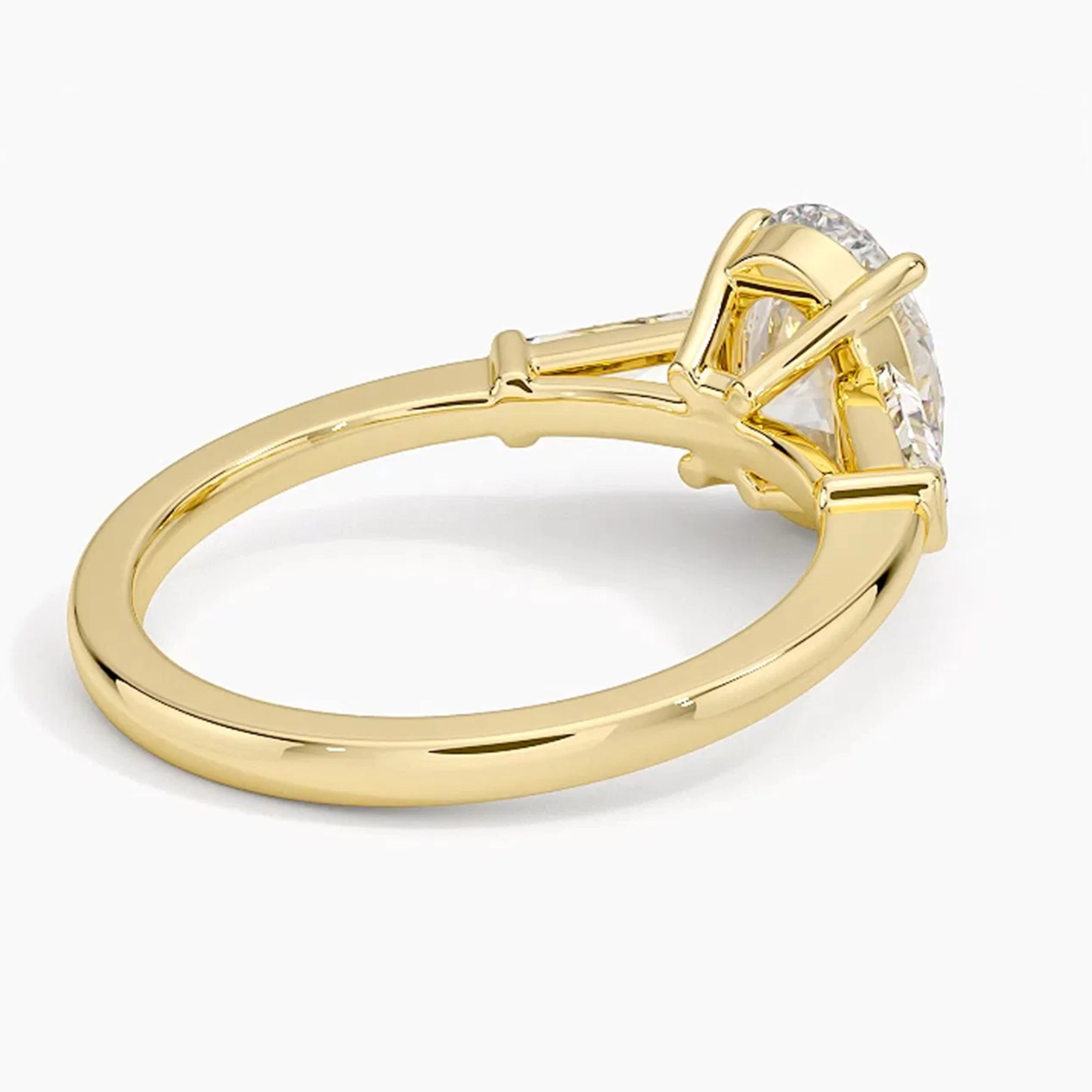Legacy Oval Three-Stone Ring