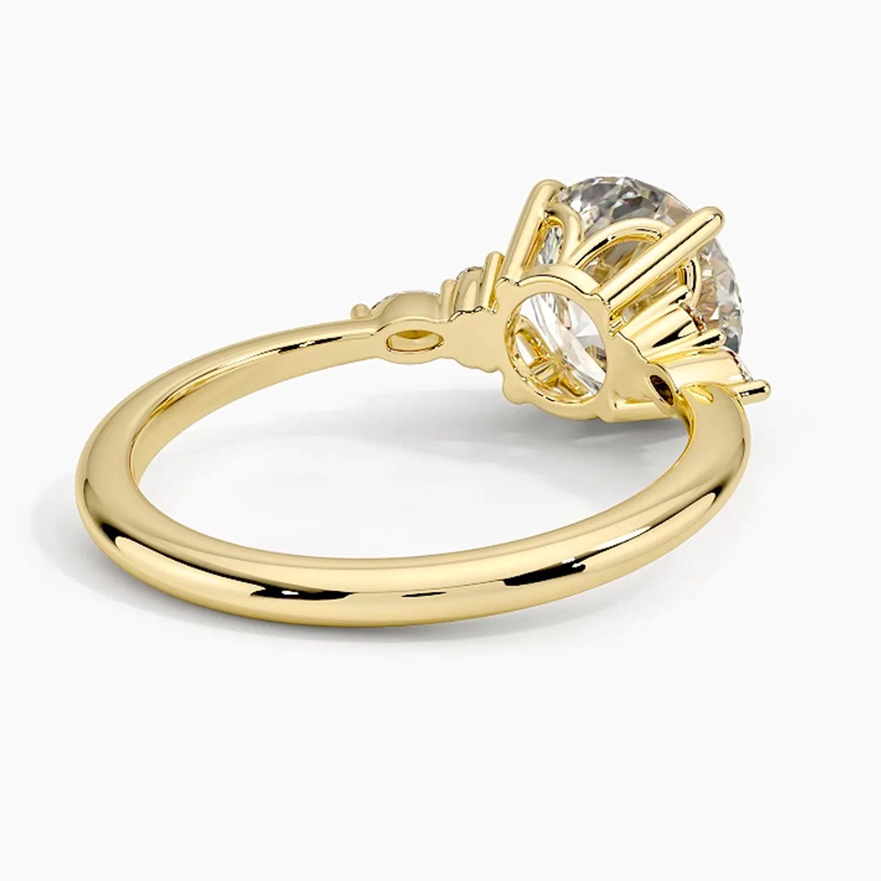 Laurel Round Ring