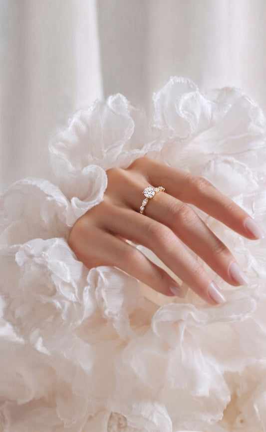 Ivy Hidden Halo Round Ring